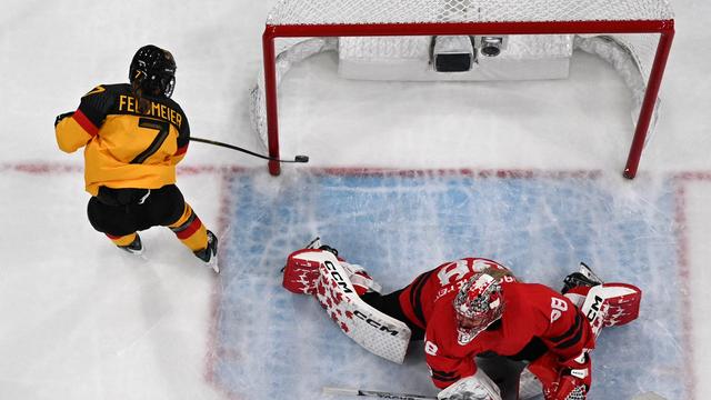 Bild: Frauen-Eishockey bei Olympia : Endlich ein deutsches Tor gegen die Übermacht