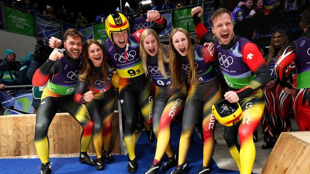 Bild: Olympische Winterspiele 2026: Deutschlands Rodelteam gewinnt Gold im Staffelwettbewerb