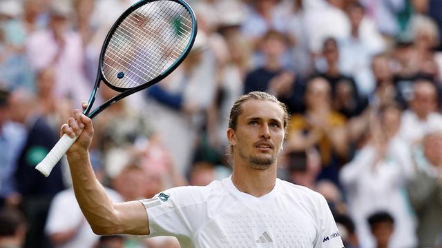 Alexander Zverev: Zverev zieht in zweite Wimbledon-Runde ein