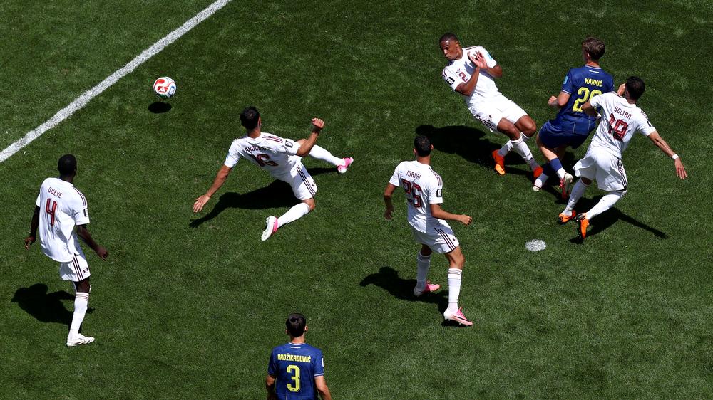 WM 2026: SEATTLE, WASHINGTON - JUNE 24: Ermin Mahmic #26 of Bosnia and Herzegovina scores his team's third goal during the FIFA World Cup 2026 Group B match between Bosnia and Herzegovina and Qatar at Seattle Stadium on June 24, 2026 in Seattle, Washington. (Photo by Dean Mouhtaropoulos/Getty Images)