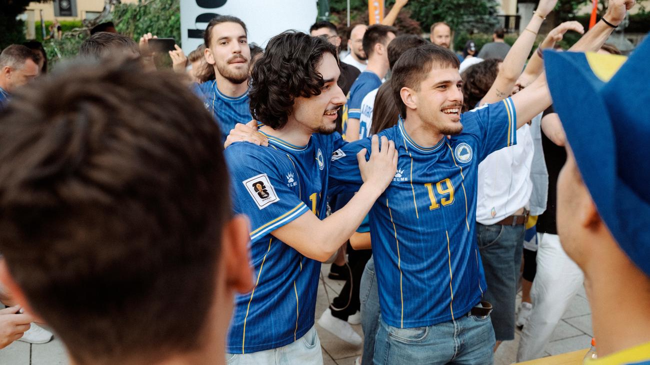 Bosnien bei der Fußball-WM: In Bosnien singt man keinen Hymnen, sondern Liebeslieder