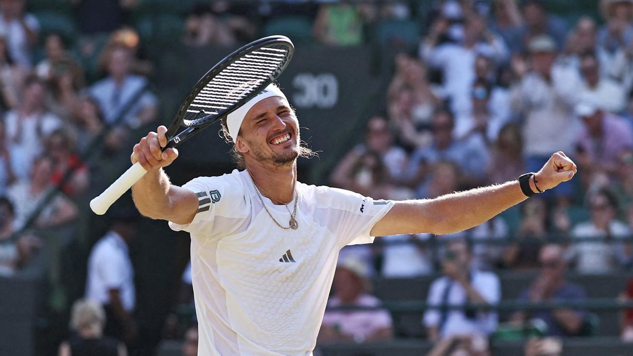 Tennis: Alexander Zverev zieht ins Wimbledon-Halbfinale ein