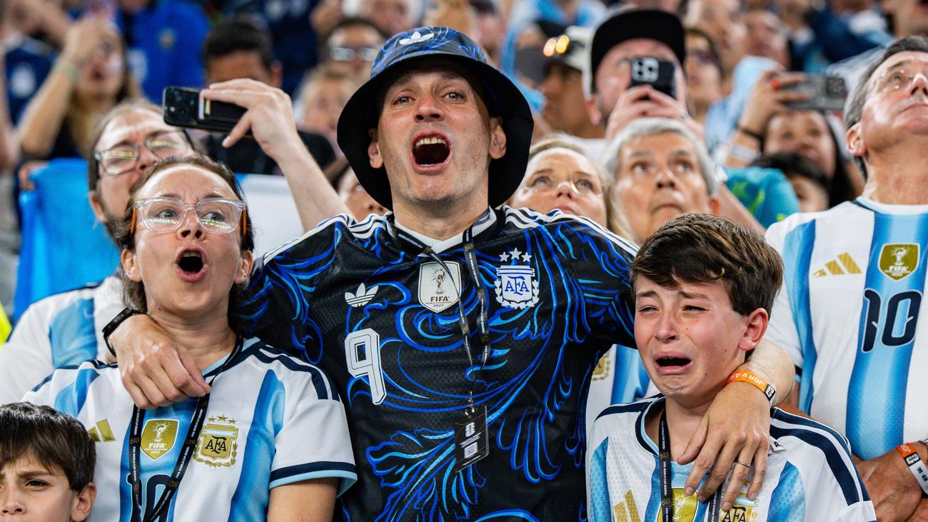 Nationalhymnen bei der WM: Was singen die denn da?