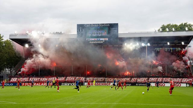 DFB-Pokal, 1. Runde: Kaiserslautern besiegt Mannheim, Frankfurt feiert Rekord-Halbzeit