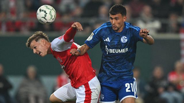 DFB-Pokal, 1. Runde: Schalke besiegt Halle, Wolfsburg setzt sich gegen Altglienicke durch