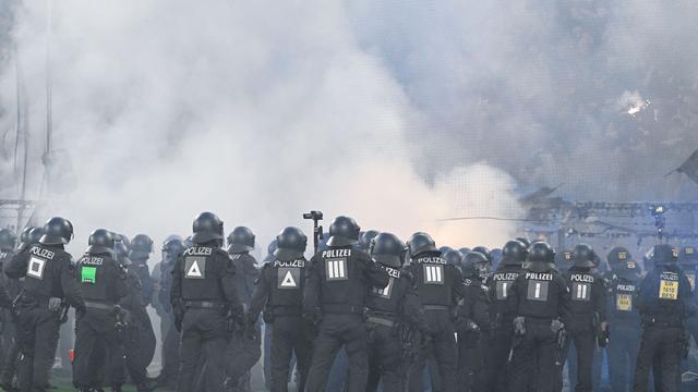 DFB-Pokal: Ermittlungen gegen Polizisten nach Einsatz bei Pokalderby