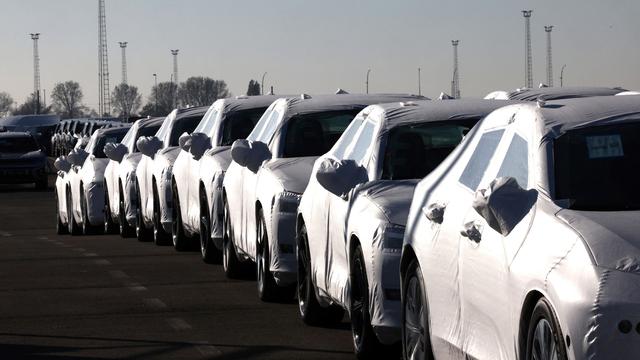 Handel: EU setzt höhere Einfuhrzölle auf E-Autos aus China in Kraft