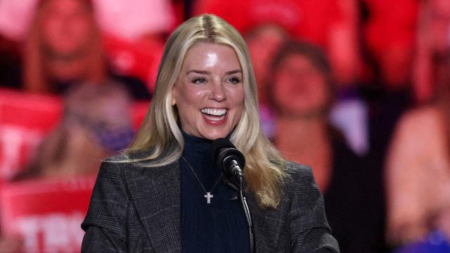 USA: Donald Trump nominiert Pam Bondi als US-Justizministerin