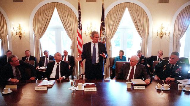 George W. Bush und Colin Powell: Die größte Lüge Amerikas und ihre Folgen bis heute