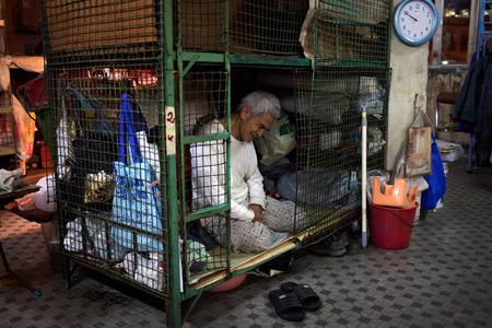 Wohnungsnot In Hongkong Die Vertreibung Der Kafigmenschen Zeit Online