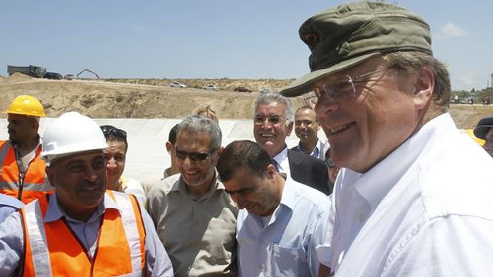 Ecuador: Entwicklungsminister Dirk Niebel während eines Besuchs in Gaza-Stadt. 
