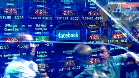 New Yorker Borse Facebook Aktie Fallt Auf Halfte Des Ausgabepreises Zeit Online