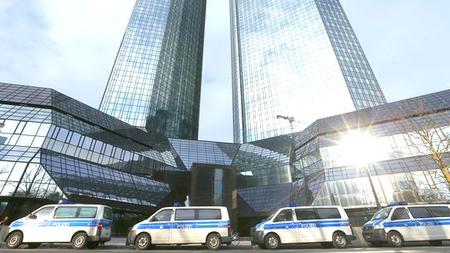 Betrug Mit Co2 Zertifikaten Razzia Bei Der Deutschen Bank Zeit