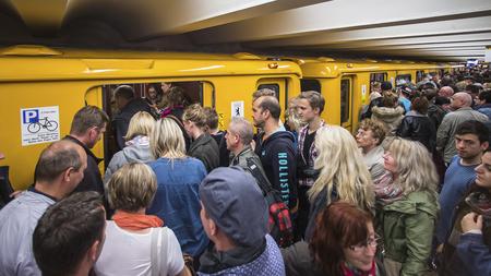 Deutsche Bahn Gdl Bestreikt Mauerfall Jubilaum Zeit Online