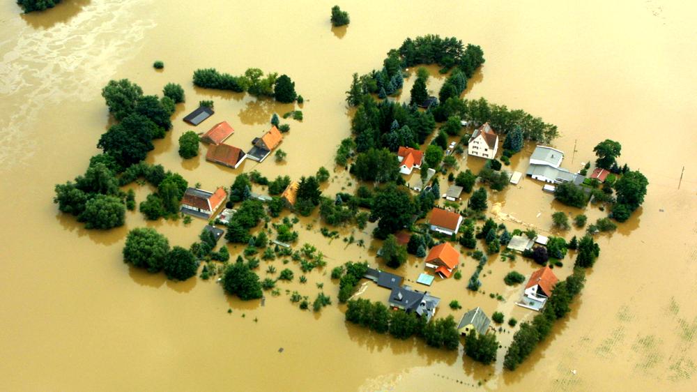 Klima-Risiko-Index: Überschwemmung bei Dresden während des Elbe-Hochwassers im August 2002
