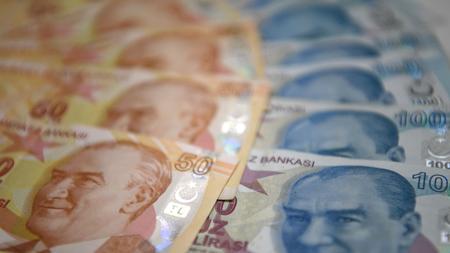 Turkei Turkische Lira Steigt Nach Leitzinsanpassung Zeit Online