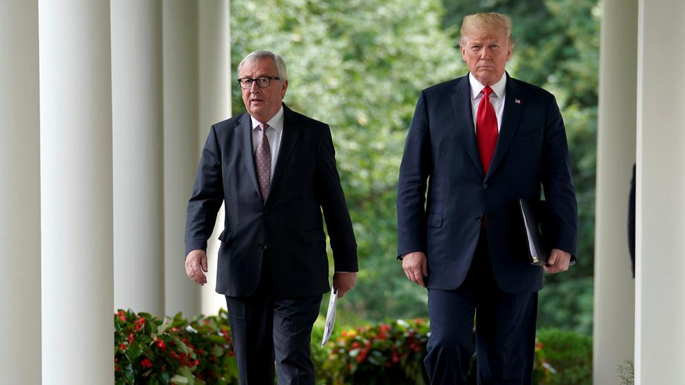 EU-Kommission: Der Präsident der EU-Kommission, Jean-Claude Juncker (l.), und US-Präsident Donald Trump (r.) bei einem Treffen im Juli im Weißen Haus: Die EU-Kommission plant, den Euro so zu stärken, dass er dem Dollar als Leitwährung Konkurrenz machen könnte.