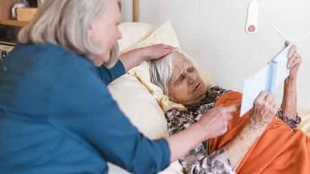 Alterspflege Pflege Von Angehorigen Erhoht Armutsrisiko Von