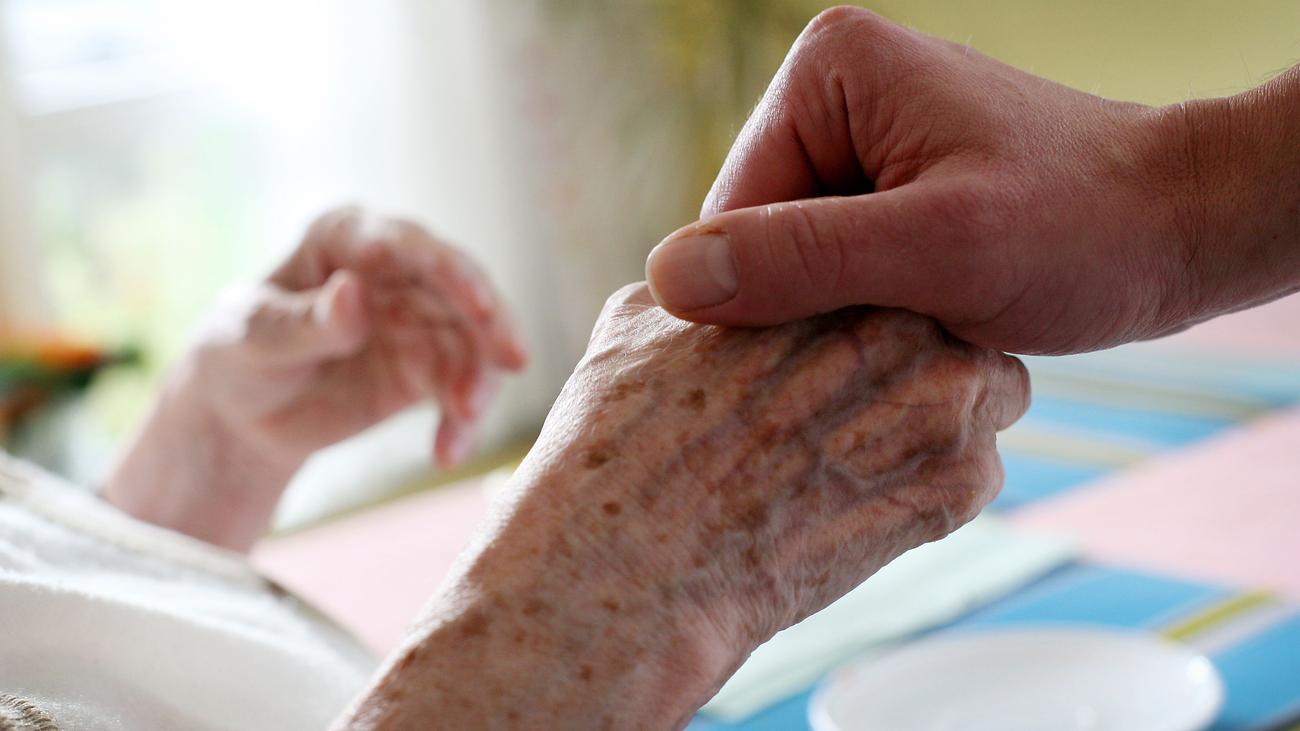 Migration: Serbien will keine Pflegekräfte mehr nach Deutschland ...