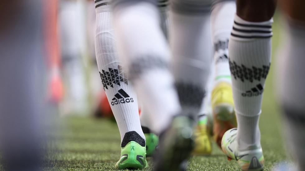 retorta apaciguar Seleccione Börse: Adidas-Aktie fällt auf Mehrjahrestief | ZEIT ONLINE