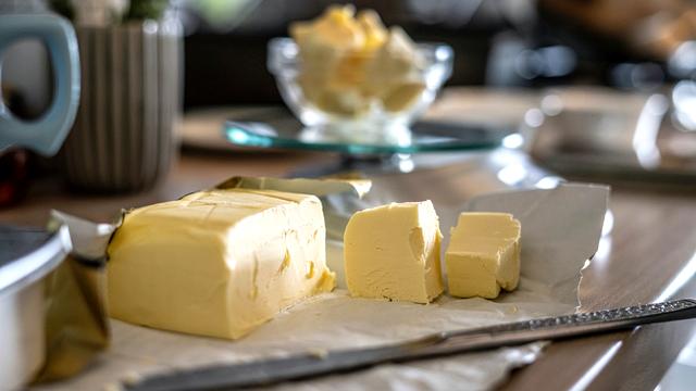 Lebensmittelpreise: Supermärkte senken Preise für Butter