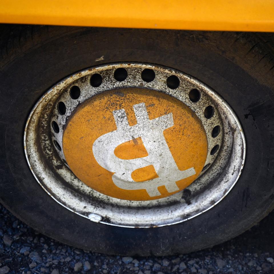 Kryptowährung: Bitcoin kostet erstmals wieder mehr als 30.000 Dollar | DIE  ZEIT