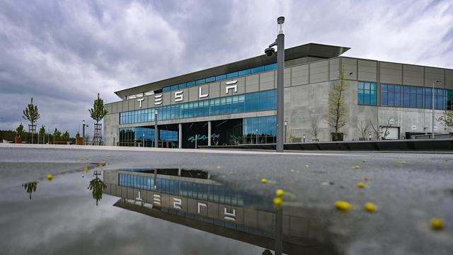 Tesla-Fabrik in Brandenburg: Tesla kündigt Abbau von 400 Stellen in Grünheide an
