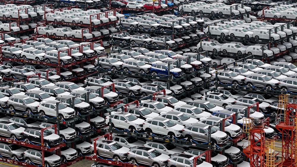 Europische Union: EU-Kommission setzt China Frist bei Strafzllen auf E- Autos | DIE ZEIT
