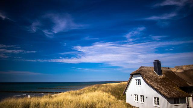 Immobilien an Nordsee und Ostsee: Wo es noch günstige Ferienhäuser am Meer gibt
