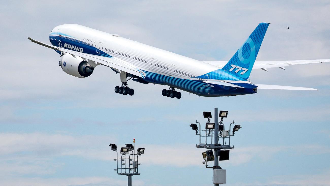 Sécurité des vols : Boeing arrête les vols d’essai des appareils 777X après des dommages