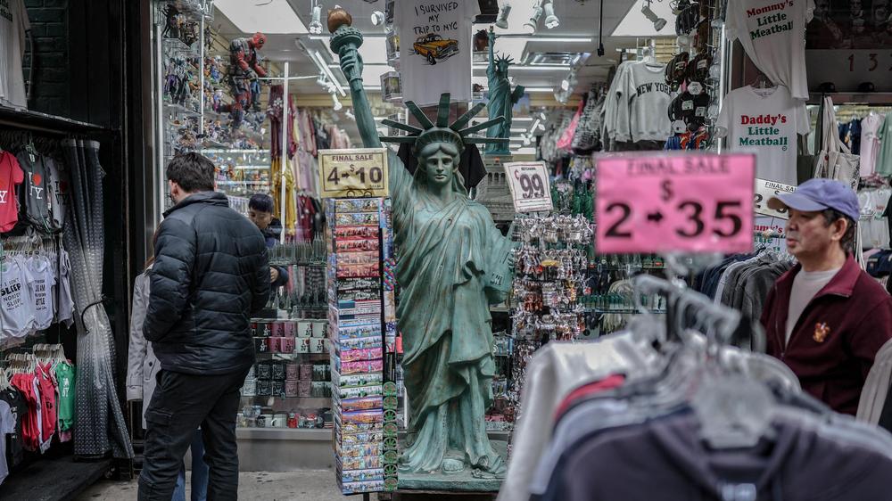 Zollstreit: Bei Zöllen von 145 Prozent auf Waren aus China ist offen, wie US-Supermarktketten wie Walmart ihre Einkaufspolitik umstellen.