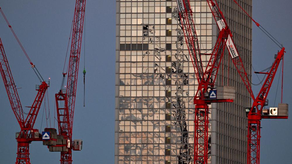 Deutsche Wirtschaft: Für den ifo-Geschäftsklimaindex werden jeden Monat rund 9.000 Führungskräfte befragt.