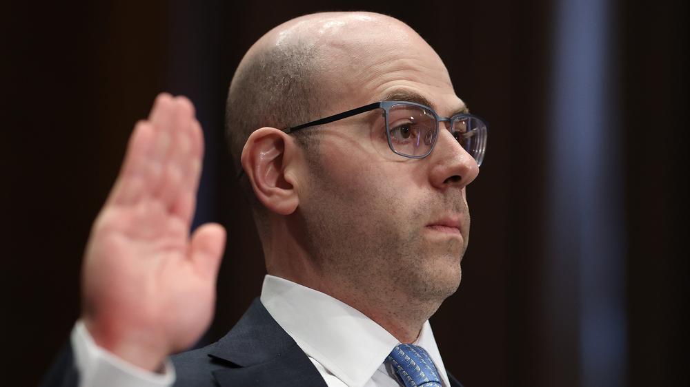 US-Notenbank Fed: Stephen Miran bei seiner Vereidigung zum Wirtschaftsberater im Weißen Haus
