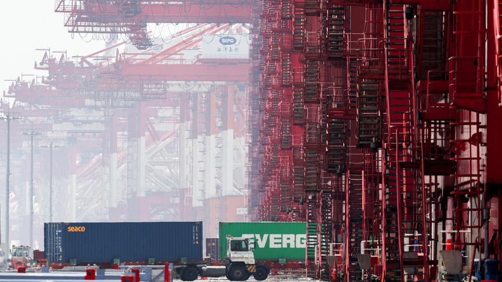  Grund für den Wandel sind unter anderem der sinkende Export in die USA sowie der starke Anstieg an Importen aus China.