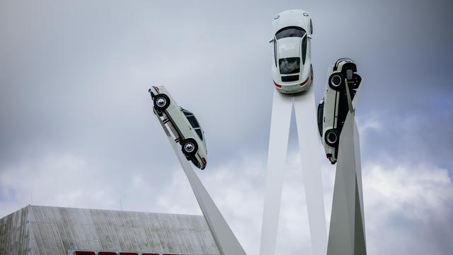 Automobilindustrie: Porsche meldet fast eine Milliarde Euro Verlust im dritten Quartal
