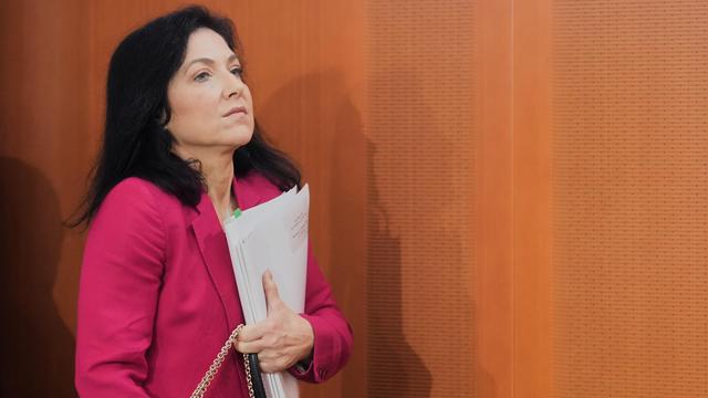 Herbstprognose: Bundesregierung korrigiert Prognose über Wirtschaftswachstum nach oben