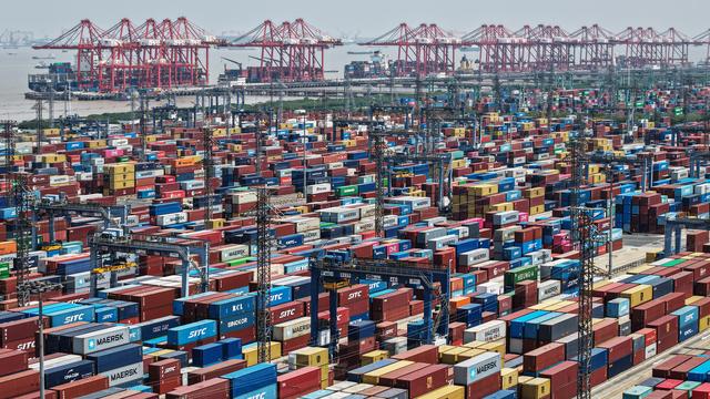 Welthandel: WTO hebt Handelsprognose für 2025 an