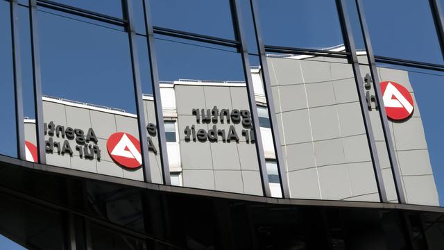 Bundesagentur für Arbeit: Zahl der Arbeitslosen geht leicht zurück