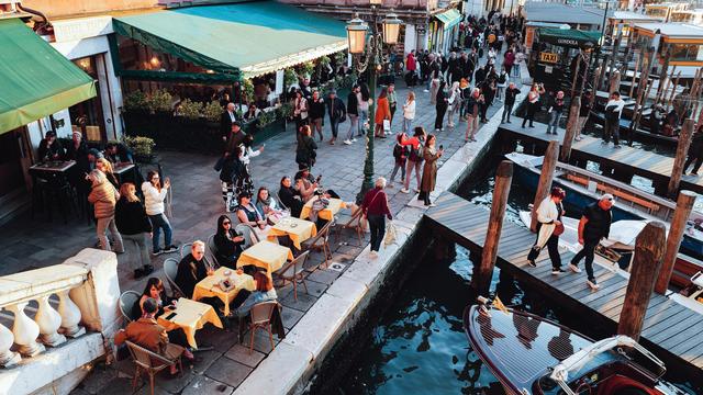 Staatsschulden: Moody's stuft Italiens Kreditwürdigkeit erstmals seit 23 Jahren hoch