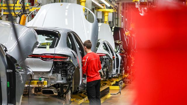 Porsche: Porsche-Betriebsrat sieht deutsche Standorte in Gefahr
