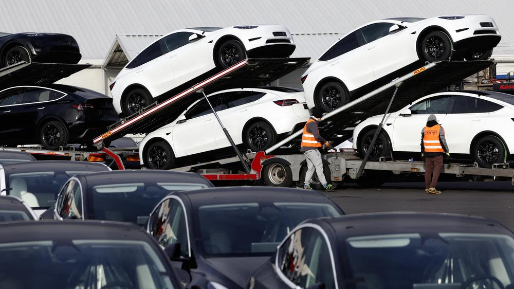 Autoindustrie: Tesla beabsichtigt, in Grünheide mehr E-Autos zu produzieren.