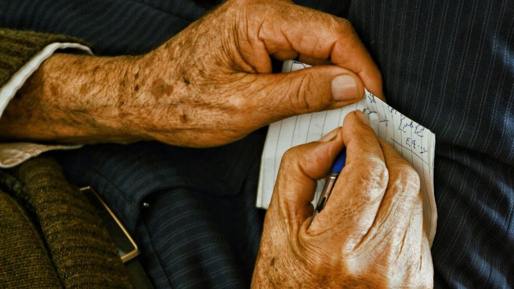 Active pension: working until old age? With an active pension it can be worth it. The tax bonus is particularly lucrative for married couples.