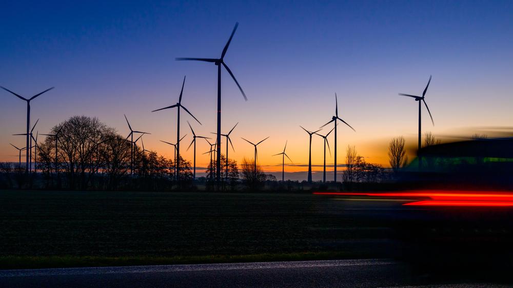 Erneuerbare Energien: Wind- und Solarkraft bertreffen in der EU fossile  Brennstoffe | DIE ZEIT