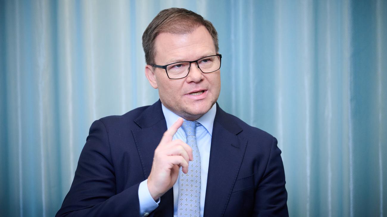 Textilgesetz: Hersteller von Billigmode sollen Entsorgung mitbezahlen