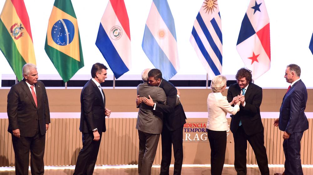  Kommissionspräsidentin Ursula von der Leyen am 17. Januar in Paraguay mit den Staatschefs der lateinamerikanischen Mercosur-Länder