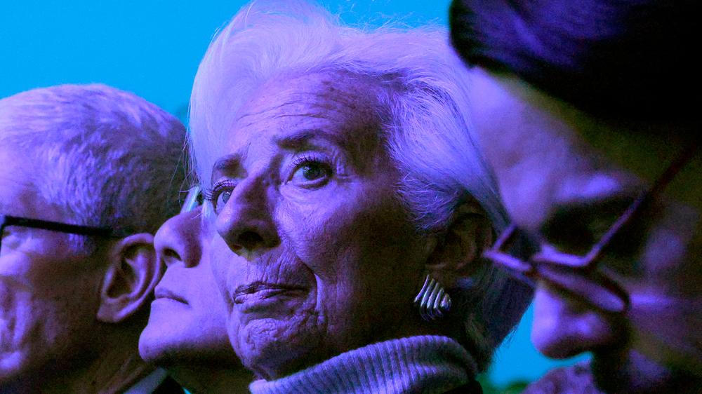 Weltwirtschaftsforum WEF: Beim diesjährigen Weltwirtschaftsforum waren auch Apple-Chef Tim Cook (Mitte) sowie Christine Lagarde, Präsidentin der Europäischen Zentralbank.