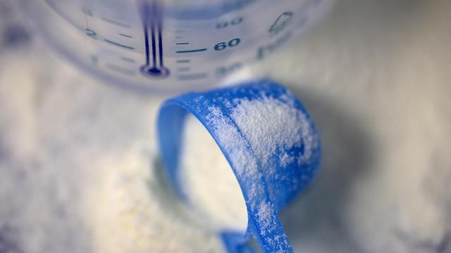 (+) Babynahrung : Wie groß ist der Milchpulver-Skandal?