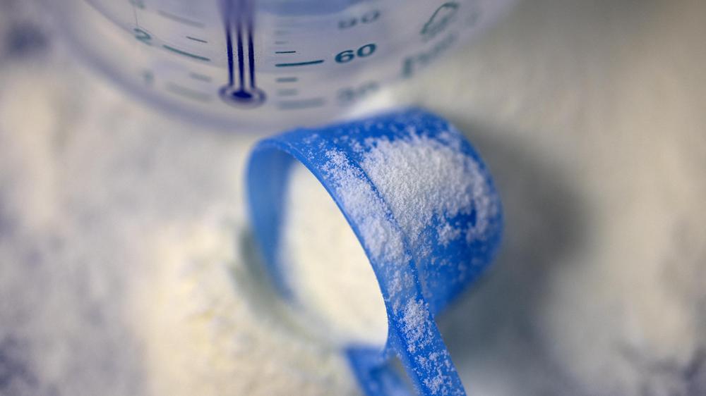 Baby food: Nestlé and Danone had to recall batches of milk powder due to contamination.