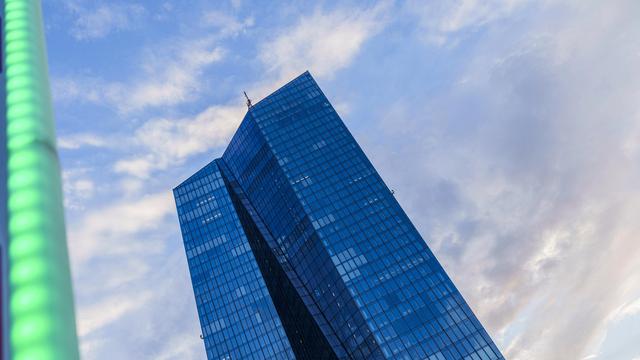 Europäische Zentralbank: EZB lässt Leitzins zum sechsten Mal in Folge unverändert