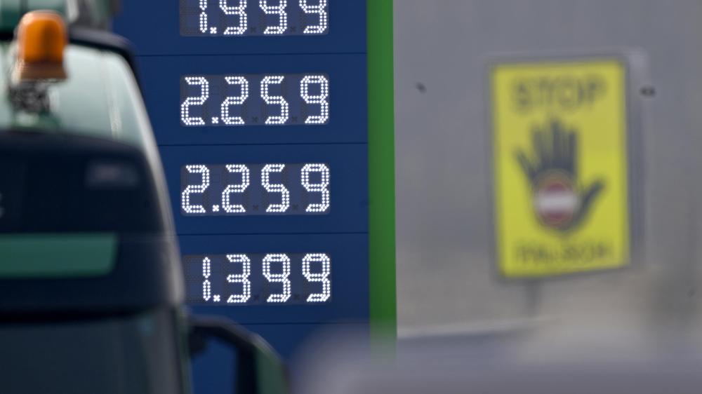 Gasoline prices: A display board at a gas station in Lower Austria shows the high prices for gasoline.